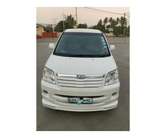 Vendo toyota noah