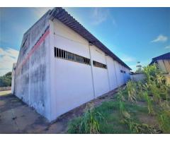 Arrenda-se armazém com 5000m² na Av. FPLM - Cidade de Maputo