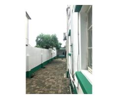 Vende-se moradia geminada T2 no Bairro da Coop - 3