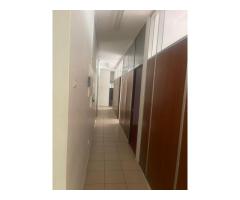 Arrenda-se escritórios no bairro central na Av. 24 julho - 6