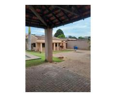 Vende-se vivenda duplex T4 na Matola - Fomento - 4