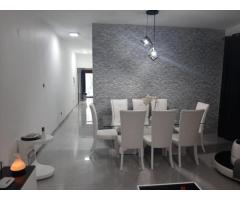 Vende-se Luxuosa Moradia T5 no triunfo novo Vila sol