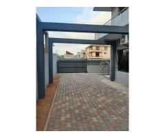 Vende-se Luxuosa Moradia T5 no triunfo novo Vila sol - 2