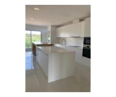 Arrenda-se luxuoso apartamento T4 no Golf Residence - 1