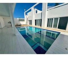 Arrenda-se luxuosa Moradia T4 na sommerschield 1 próximo ao parquinho