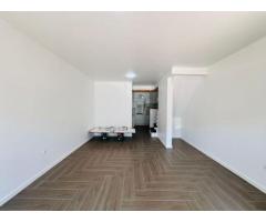 Vende-se e Arrendasse Vivendinha T3 na Casa Jovem,