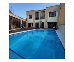 Arrenda-se Luxuosa Moradia T3 Mobilada no condomínio Marés