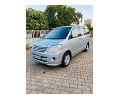 Vendo toyota noah