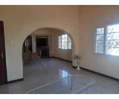 _*ARRENDA-SE UMA GEMINADA Tp3 Bairro da Polana, Av Mau-Tse-Tung - 4