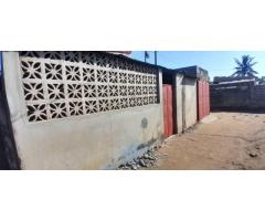 Jackpot *Vende-se uma casa Tp3 no bairro da Urbanização a 1min da estrada Av. Joaquim chissano* - 2