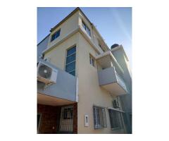 Vende-se moradia geminada T2 + T3 na Polana Cimento - 1