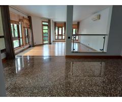 Arrenda-se e vende-se Luxuosa Moradia T6 na sommerschield II próximo ao café sol - 2