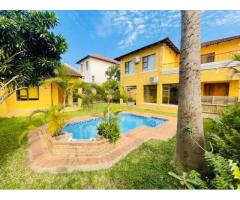 Arrenda-se Luxuosa Moradia T4 na sommerschield II próximo a escola portuguesa
