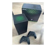 Xbox X + caixa + 2 joys  com caixa