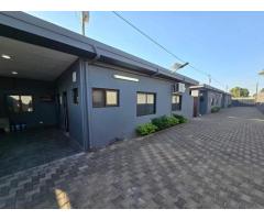 Vende-se Casa T2 No Condomínio Na Matola - 1