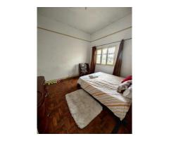 Vende-se Apartamento T2 no bairro central na Guerra popular - 4