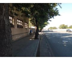 Vende-se uma Grande Propriedade na Av. OUA na estrada - 3