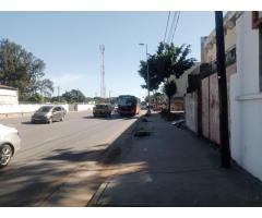 Vende-se uma Grande Propriedade na Av. OUA na estrada - 4