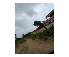 Vende-se uma propriedade com uma casa T2 em Bilene - 4