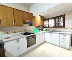 Vende-se Belíssimo apartamento T2 no Rés do chão na sommerschield 1