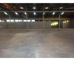 Arrenda-se super Armazém na Av. Do Trabalho cidade de Maputo - 3