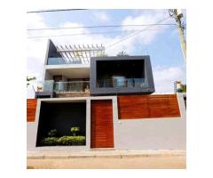 Arrenda-se Luxuosa Moradia T5 no Triunfo novo novo