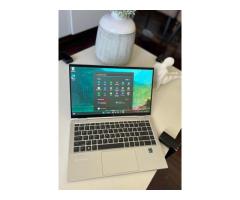 HP EliteBook ×360 1040 G8 Touchscreen  core i7-1165G7 Processador EVO - 3