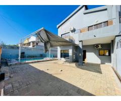 Arrenda-se Luxuosa Moradia T3 mobilada no condomínio Bela Vista