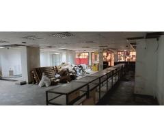 Arrenda-se enorme loja com 1000 m² na Av. Karl Marx - 3