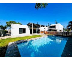 Vende-se Luxuosa Moradia T4 no Condomínio Nyumbani - 5