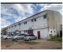 Arrenda-se Armazém na 25 de setembro dentro de um complexo - 2