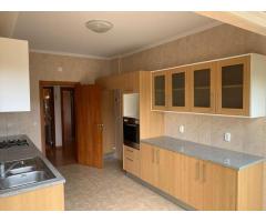 Arrenda-se belíssimo apartamento T3 na 24 de julho - 2