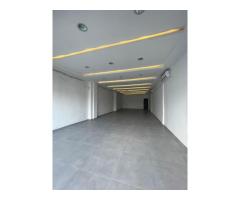 ARRENDA-SE:  LOJA COM ARMAZÉM 800m2 NA FPLM - 4