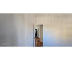 Arrenda-se Geminada T2 no bairro central - 2