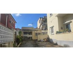 Arrenda-se Geminada T2 no bairro central - 4