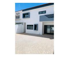 Vende-se uma moradia tipo 4 na sommershield 1 com 4 suites e um quintal frontal e traseiro - 5