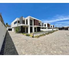 VENDE-SE duplex T4 na Costa do Sol