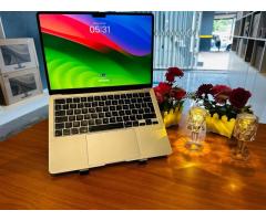 Apple MacBook Air 2022 M.2 Starlight em Promoção - 5