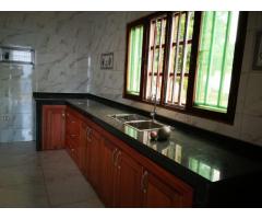 Arenda se boa casa tp2 bem localizada na mozal djuba - 2