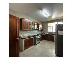 Vende-se um apartamento tipo 4 na polana no 6 andar com vista ao mar