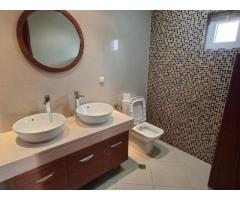 Vende-se uma moradia duplex tipo 4no Condomínio Garden park na Matola - 3