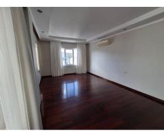 Vende-se uma moradia duplex tipo 4no Condomínio Garden park na Matola - 6