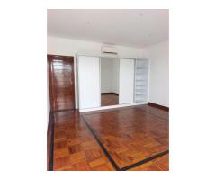 Arrenda-se luxuosa moradia T4 no condomínio Prince village no Tchumene 1 - 3