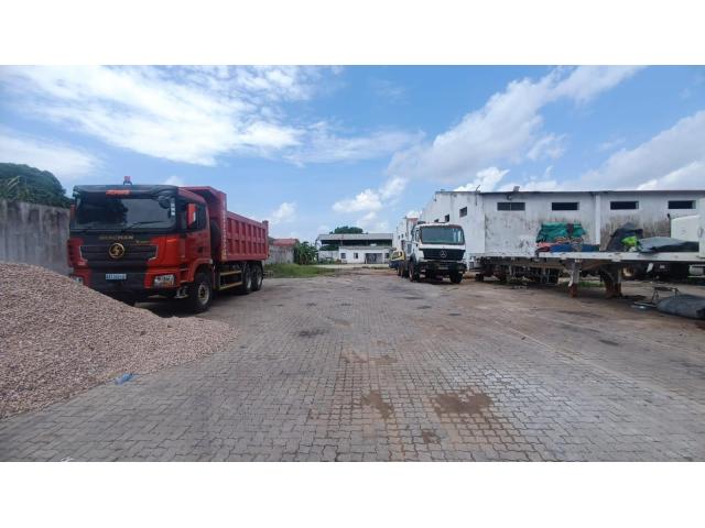 Vende-se um complexo de 2 Armazéns na Machava