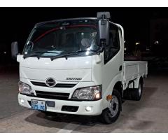 Toyota Hino Dutro - 2