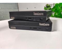 Mini PC Lenovo ThinkCentre M70q 12th Geração Intel Core i3-12100T 12h Geração