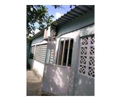 Arrenda-se boa casa tipo 1 bairro de liberdade terminal de chapas próximo das bombas Galp.