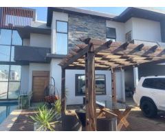 Vende-se Moradia T4 em Mapulene