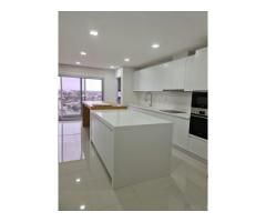 VENDE-SE Luxuoso Penthouse T5 mobilada no golf Residence