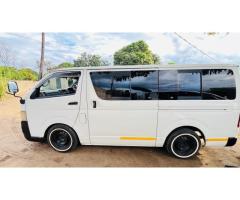 Toyota | Hiace - Quantum | 2kd | Automático | 15 Lugares ✅️ - 2